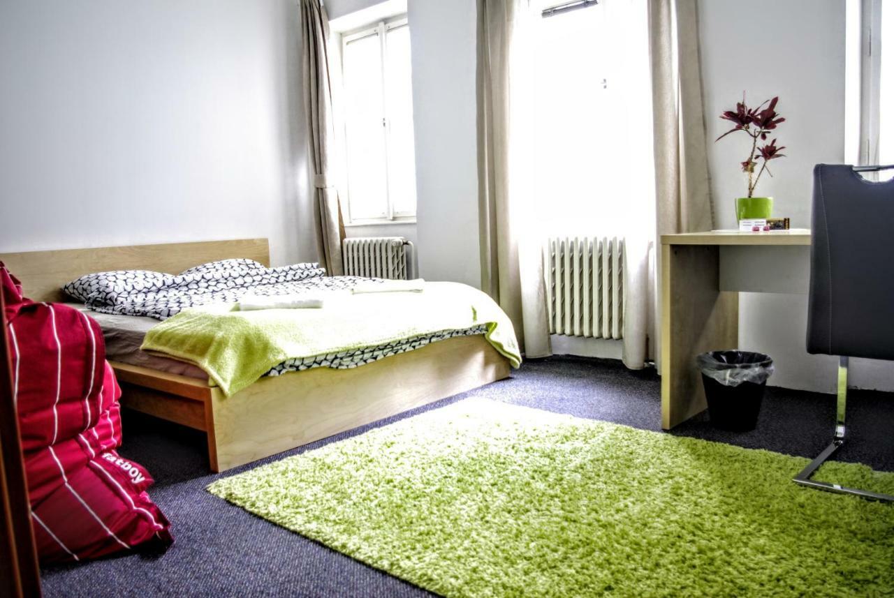Quiet Courtyard Apartment Prag Eksteriør billede